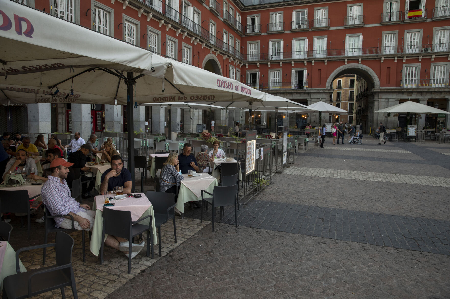 Enjoy fruits and vegetables year-round like Spain